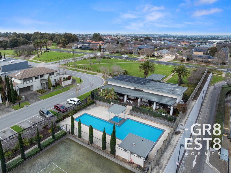 Photo - 75 Meridian Circuit, Berwick VIC 3806 - Image 2