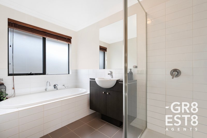Photo - 75 Meridian Circuit, Berwick VIC 3806 - Image 12