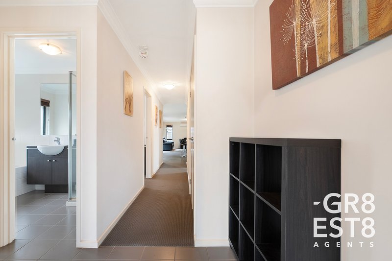 Photo - 75 Meridian Circuit, Berwick VIC 3806 - Image 13