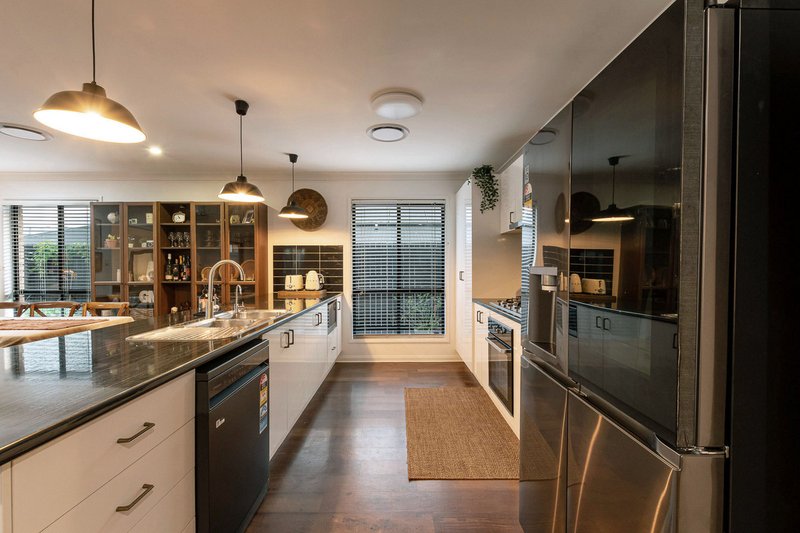Photo - 75 Northquarter Drive, Murrumba Downs QLD 4503 - Image 4