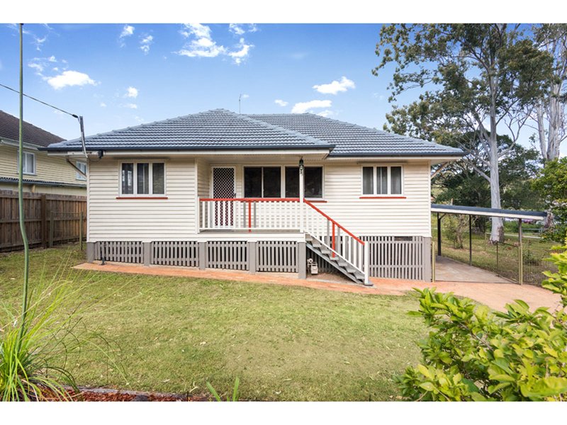 75 Nursery Road, Holland Park West QLD 4121