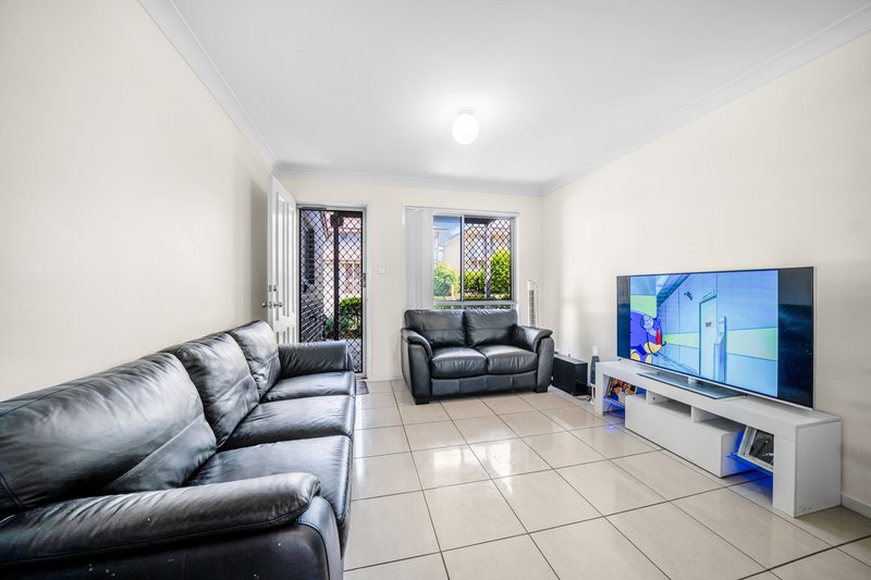 Photo - 75 Outlook Place, Durack QLD 4077 - Image 1