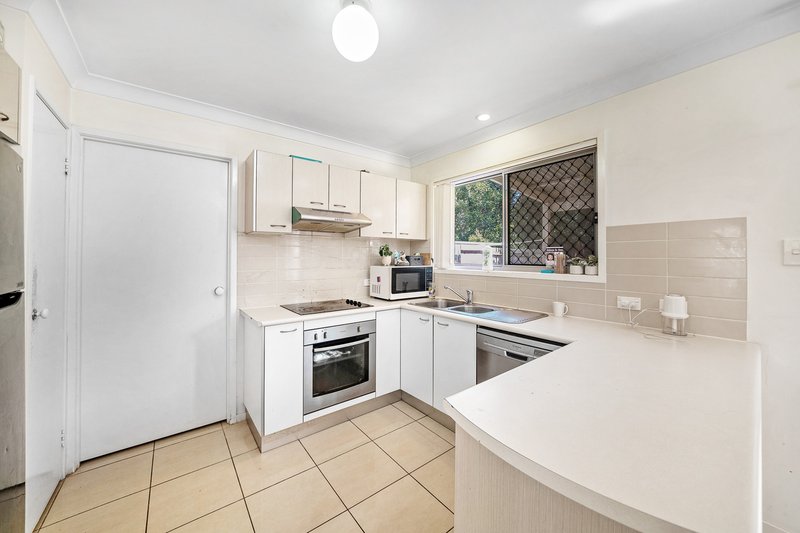 Photo - 75 Outlook Place, Durack QLD 4077 - Image 3