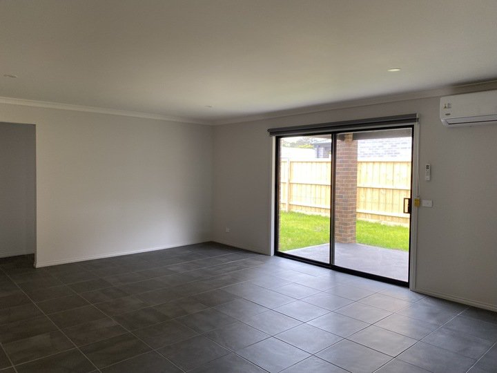 Photo - 75 Pembrey Loop, Cowes VIC 3922 - Image 5