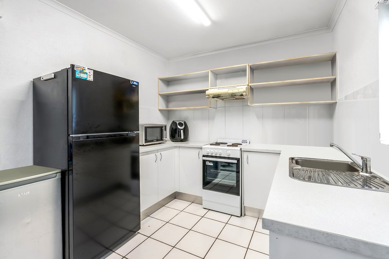 Photo - 7/5 Pioneer Street, Manoora QLD 4870 - Image 5