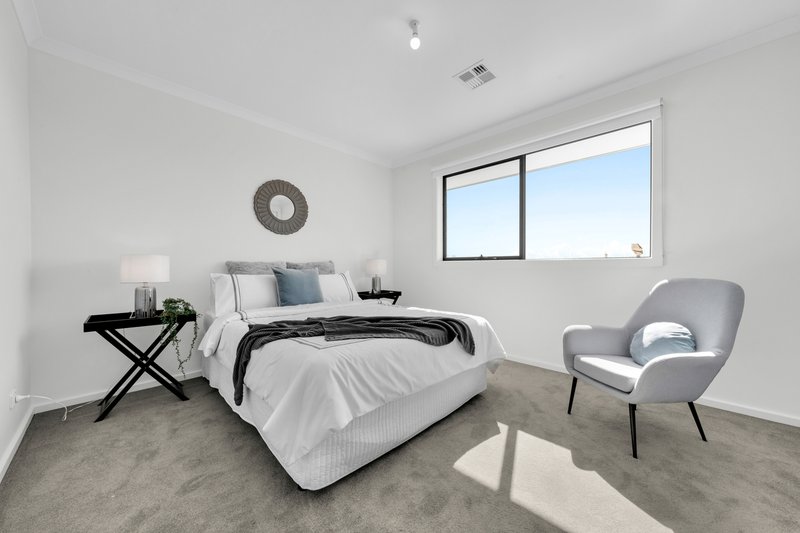 Photo - 75 Portobello Boulevard, Clyde North VIC 3978 - Image 15