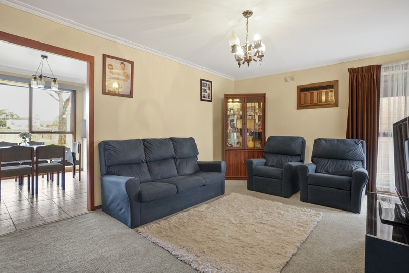 Photo - 75 Powell Drive, Hoppers Crossing VIC 3029 - Image 3