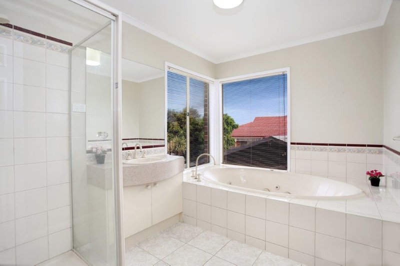 Photo - 75 Robinswood Parade, Narre Warren South VIC 3805 - Image 11