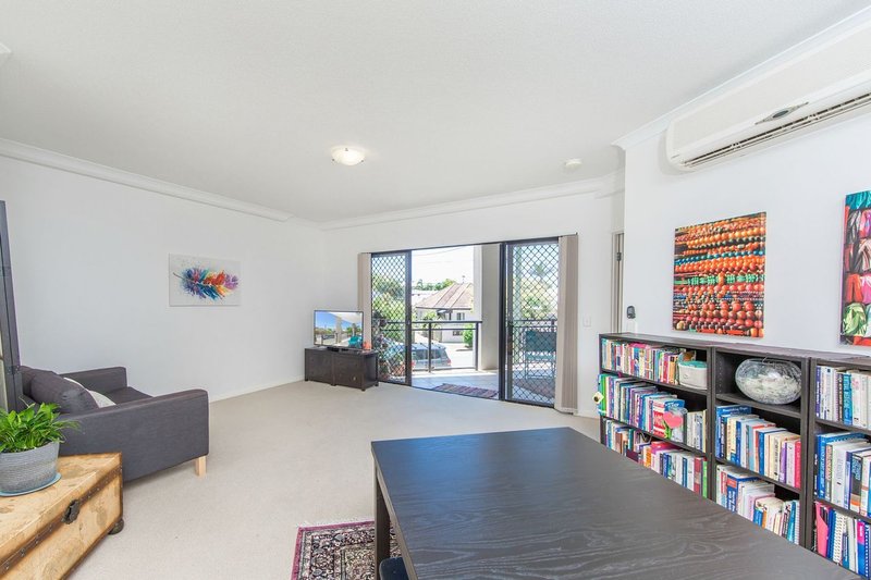 Photo - 7/5 Rock Street, Scarborough QLD 4020 - Image 2