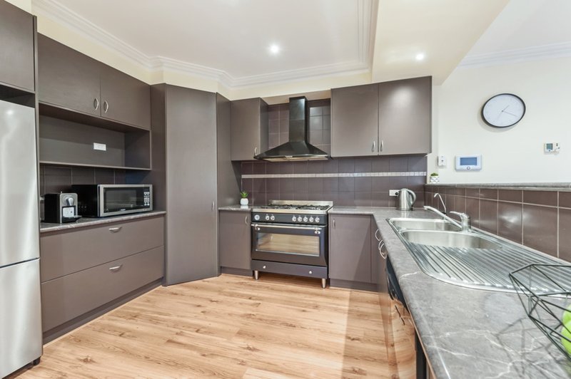 Photo - 75 Royal Terrace, Craigieburn VIC 3064 - Image 4