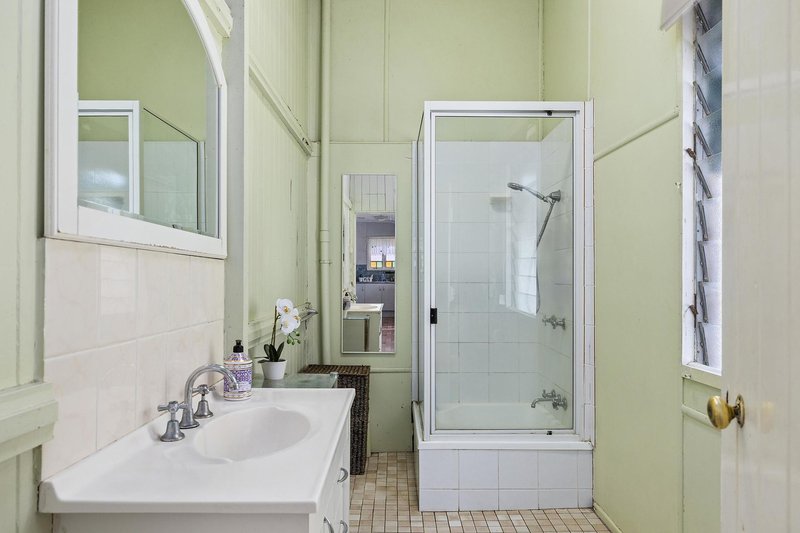 Photo - 75 Upper Dawson Road, Allenstown QLD 4700 - Image 7