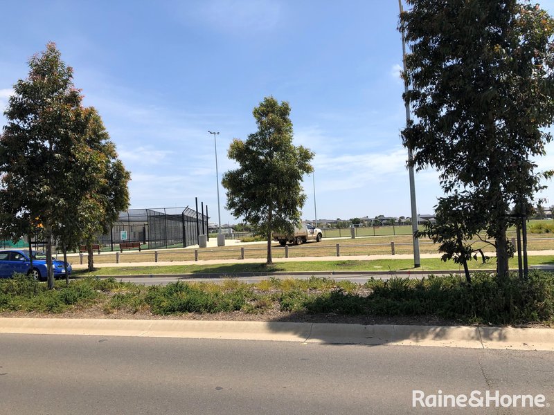 Photo - 75 Williams Landing Boulevard, Williams Landing VIC 3027 - Image 12