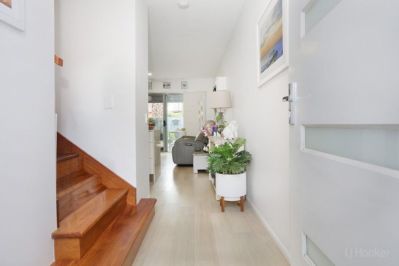 Photo - 7/50 Compass Drive, Biggera Waters QLD 4216 - Image 3