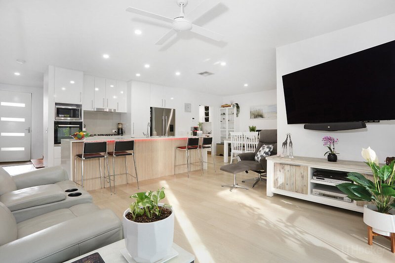 Photo - 7/50 Compass Drive, Biggera Waters QLD 4216 - Image 8