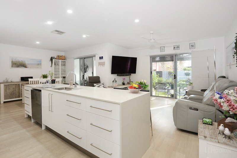 Photo - 7/50 Compass Drive, Biggera Waters QLD 4216 - Image 9