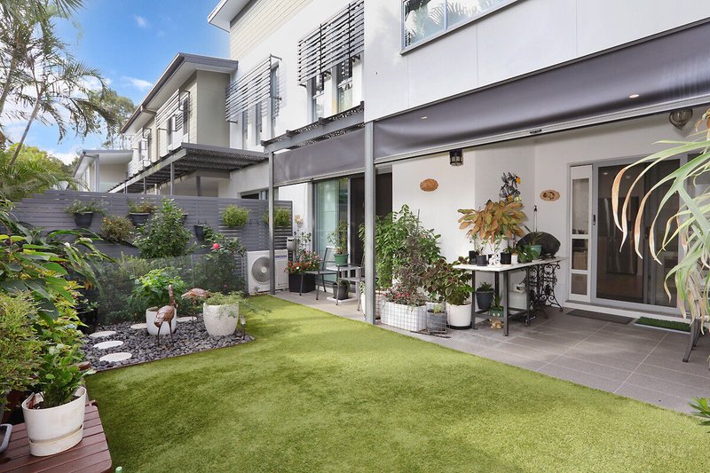 Photo - 7/50 Compass Drive, Biggera Waters QLD 4216 - Image 25