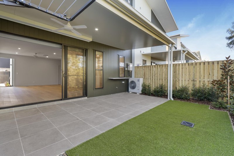 Photo - 75/1 Lake Serenity Boulevard, Helensvale QLD 4212 - Image 1