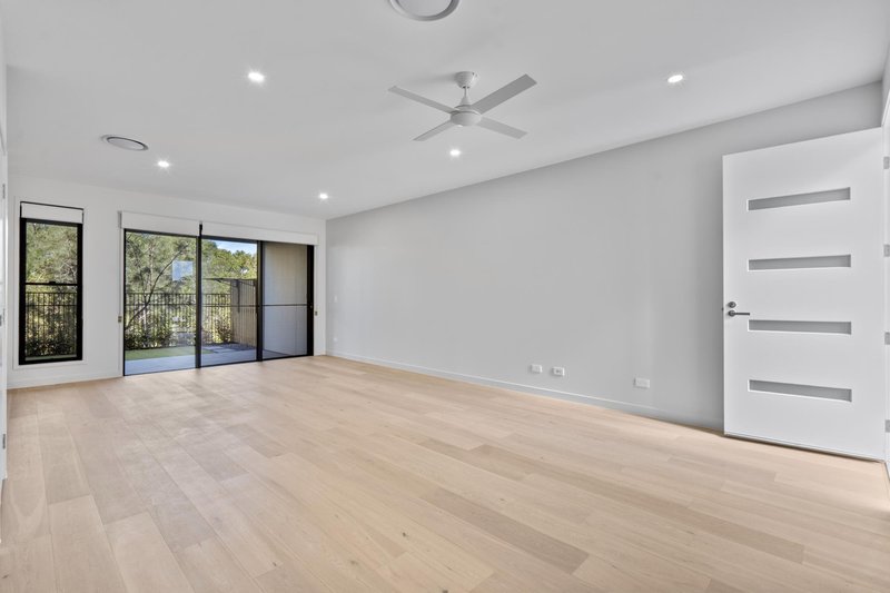 Photo - 75/1 Lake Serenity Boulevard, Helensvale QLD 4212 - Image 3