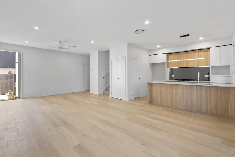 Photo - 75/1 Lake Serenity Boulevard, Helensvale QLD 4212 - Image 4