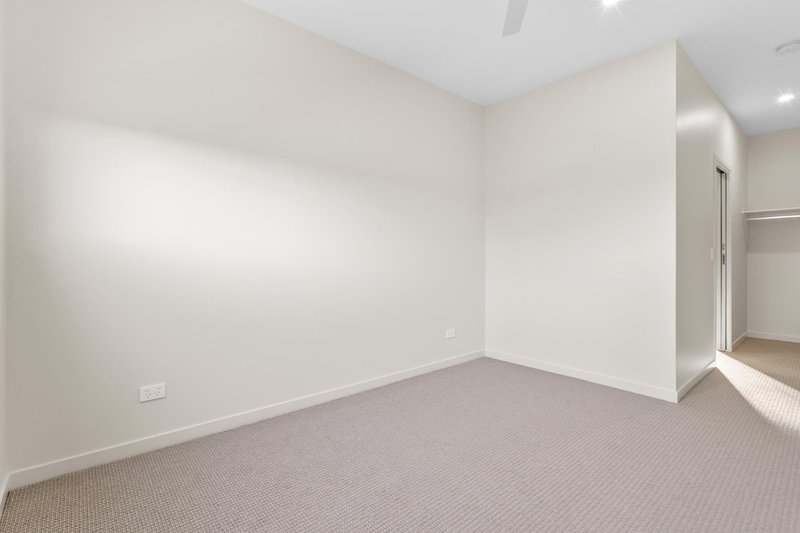 Photo - 75/1 Lake Serenity Boulevard, Helensvale QLD 4212 - Image 6