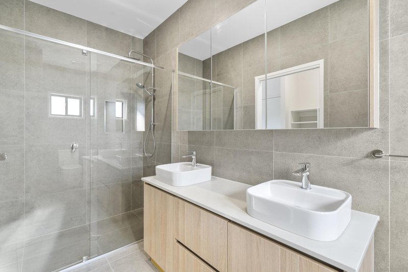 Photo - 75/1 Lake Serenity Boulevard, Helensvale QLD 4212 - Image 7