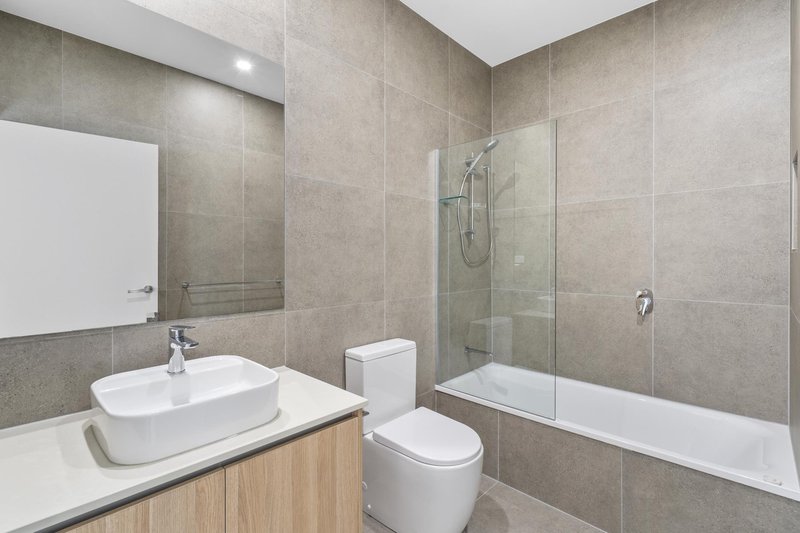 Photo - 75/1 Lake Serenity Boulevard, Helensvale QLD 4212 - Image 8