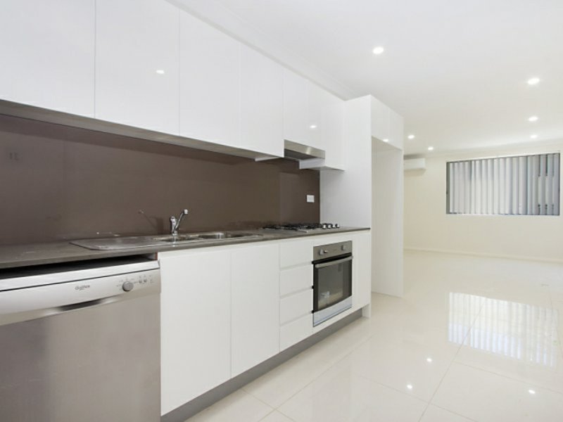 Photo - 7/51 Toongabbie Road, Toongabbie NSW 2146 - Image 2