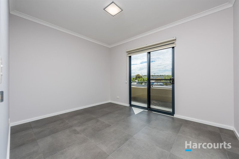 Photo - 75/12 Citadel Way, Currambine WA 6028 - Image 4