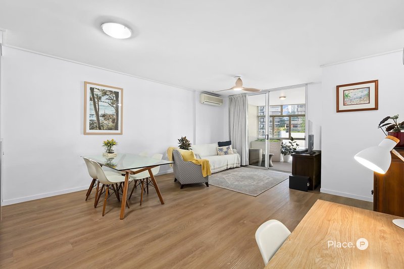 Photo - 752/1000 Ann Street, Fortitude Valley QLD 4006 - Image 2