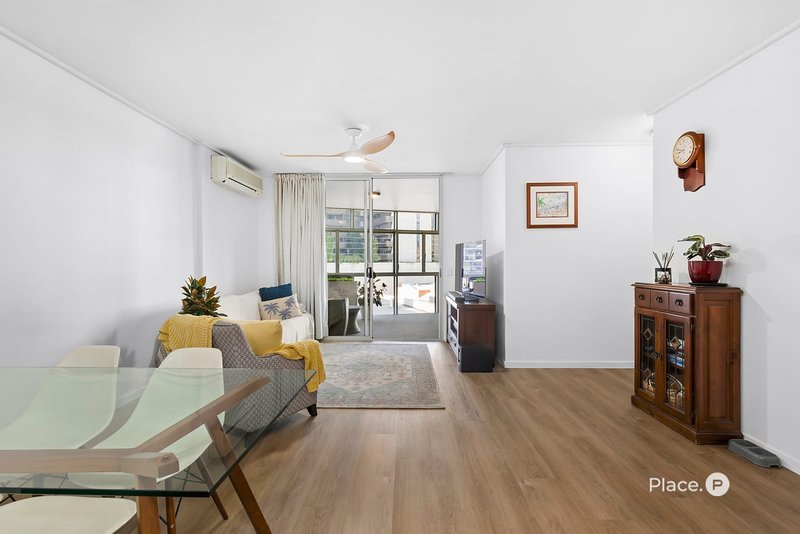 Photo - 752/1000 Ann Street, Fortitude Valley QLD 4006 - Image 3