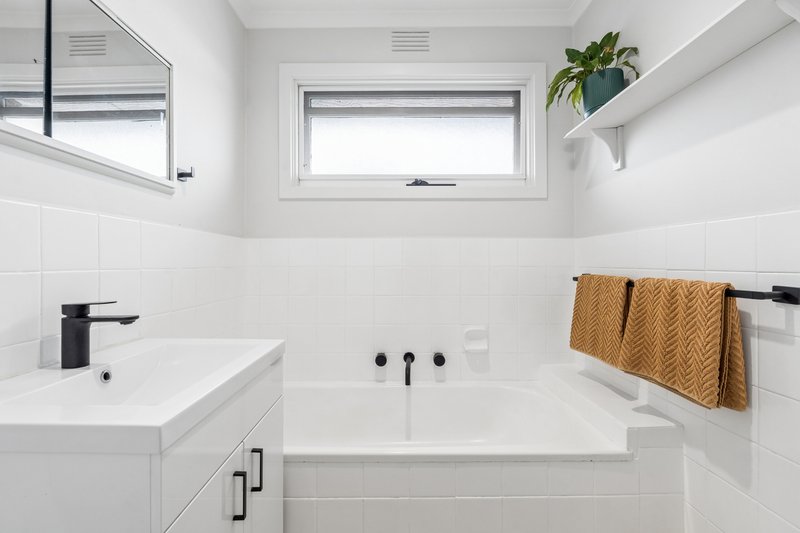 Photo - 7/54 St Vigeons Road, Reservoir VIC 3073 - Image 9
