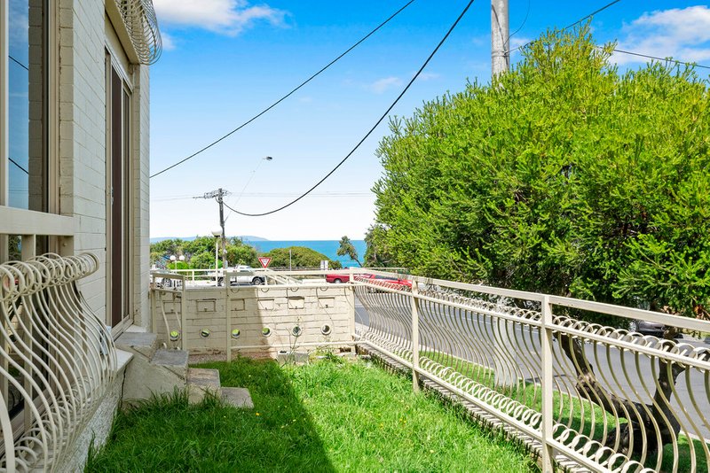 Photo - 7/58 Beach Road, Mentone VIC 3194 - Image 3