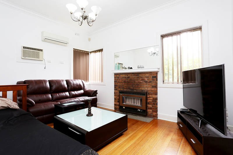 Photo - 758 Pascoe Vale Road, Glenroy VIC 3046 - Image 2