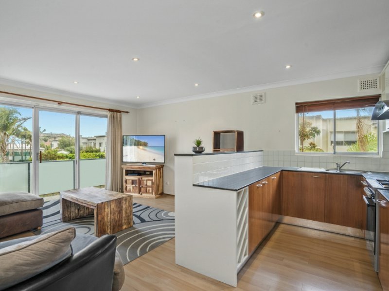 Photo - 7/59 Lagoon Street, Narrabeen NSW 2101 - Image 2