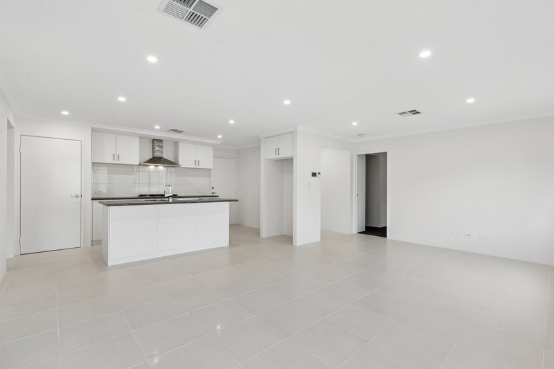 Photo - 75B Astley Street, Gosnells WA 6110 - Image 2