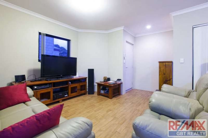 Photo - 75C Fernhurst Crescent, Balga WA 6061 - Image 2