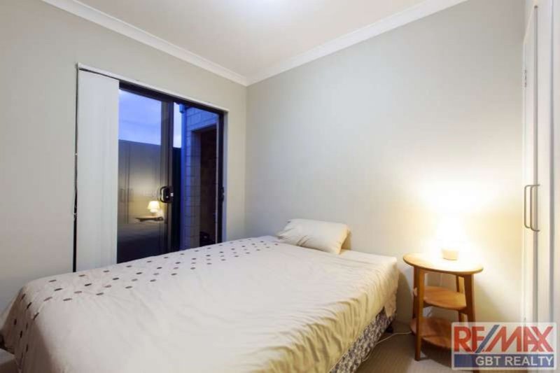 Photo - 75C Fernhurst Crescent, Balga WA 6061 - Image 7