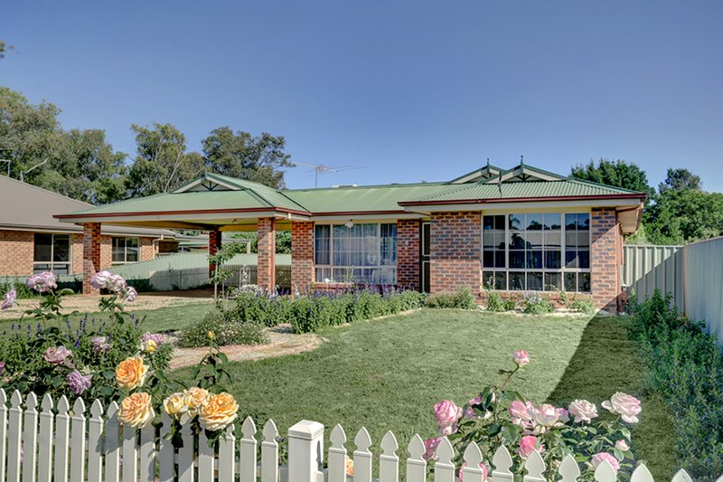 76 Adams Street, Jindera NSW 2642