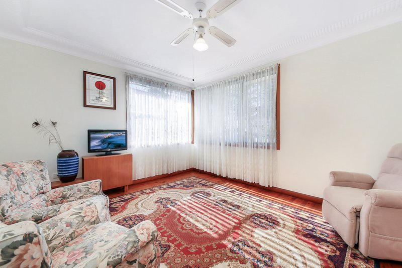 Photo - 76 Ashby Avenue, Yagoona NSW 2199 - Image 5