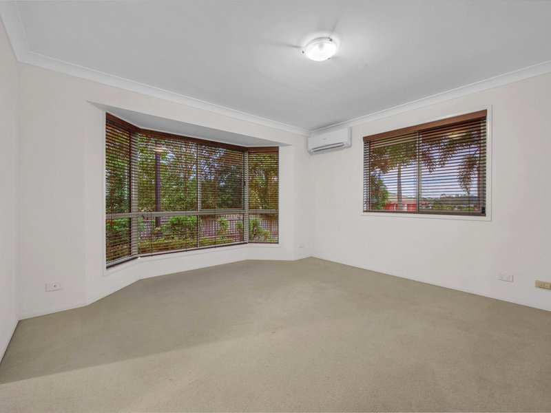 Photo - 76 Bangalow Street, Bridgeman Downs QLD 4035 - Image 11