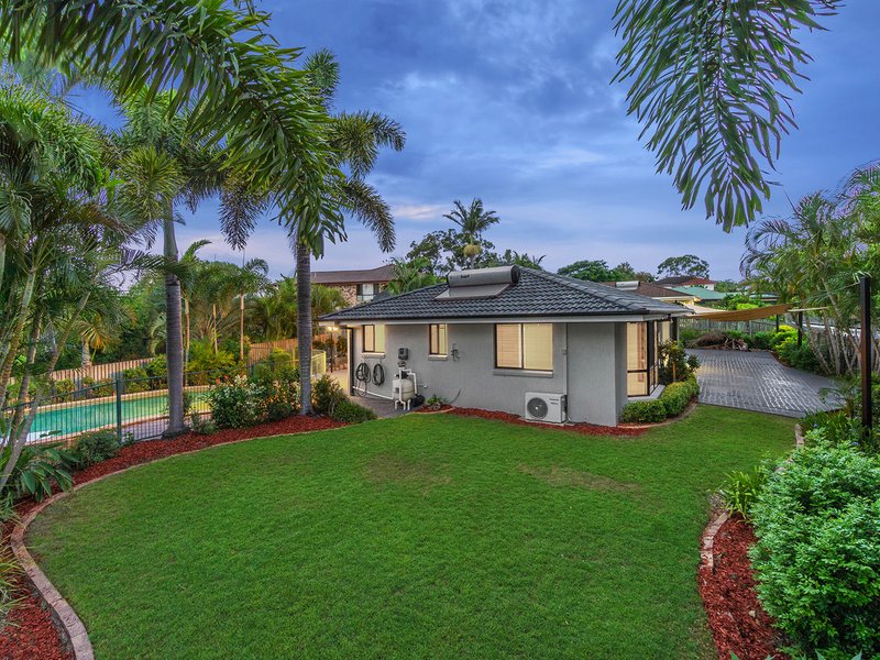 Photo - 76 Bangalow Street, Bridgeman Downs QLD 4035 - Image 2