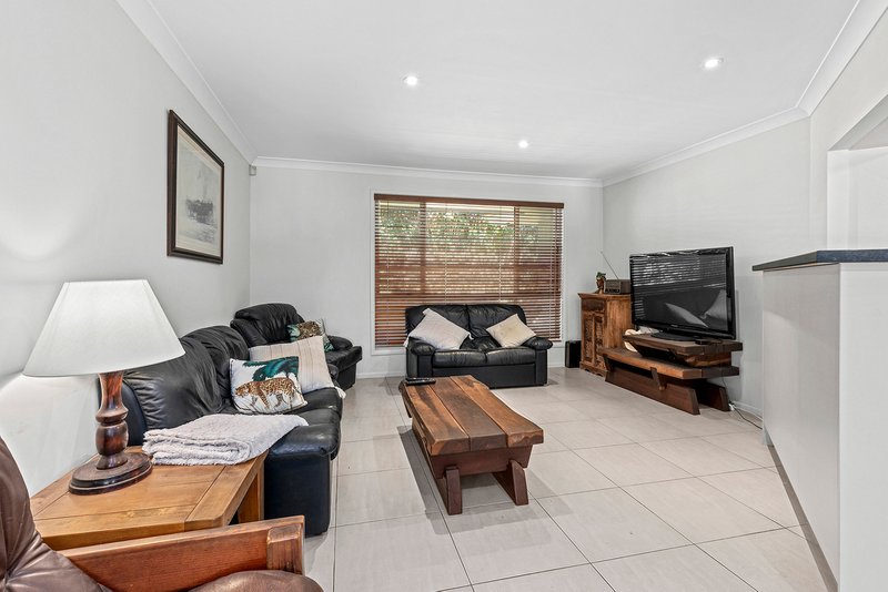 Photo - 76 Bangalow Street, Bridgeman Downs QLD 4035 - Image 11