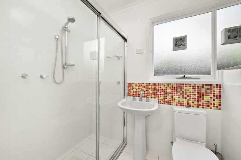 Photo - 76 Barnet Close, Phillip ACT 2606 - Image 6