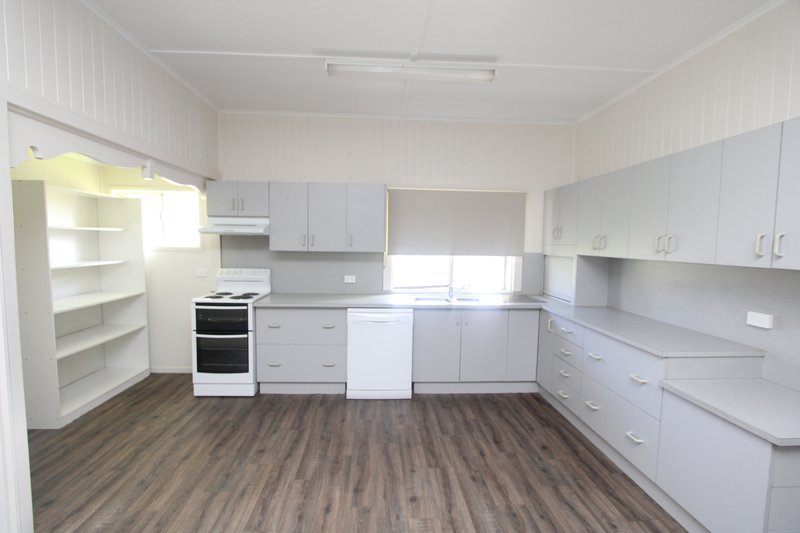 Photo - 76 Beach Road, Ayr QLD 4807 - Image 4