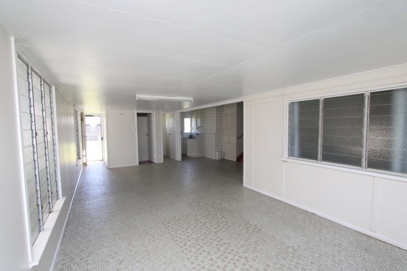 Photo - 76 Beach Road, Ayr QLD 4807 - Image 13