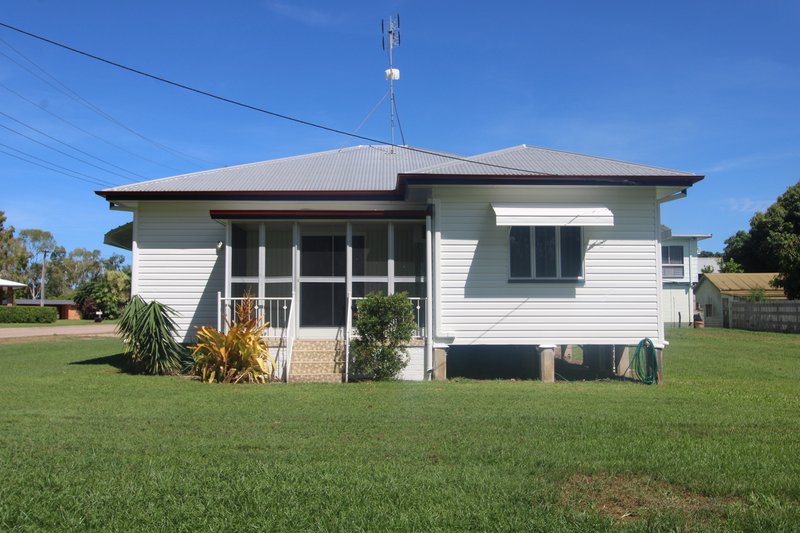 Photo - 76 Beach Road, Ayr QLD 4807 - Image 15