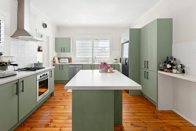 Photo - 76 Bix Road, Dee Why NSW 2099 - Image 5