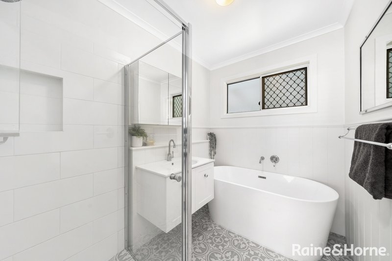 Photo - 76 Bunya Park Drive, Eatons Hill QLD 4037 - Image 11