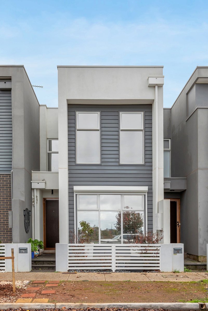 Photo - 76 Burnlea Parade, Blakeview SA 5114 - Image 3