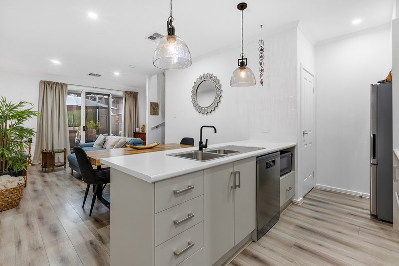 Photo - 76 Burnlea Parade, Blakeview SA 5114 - Image 7